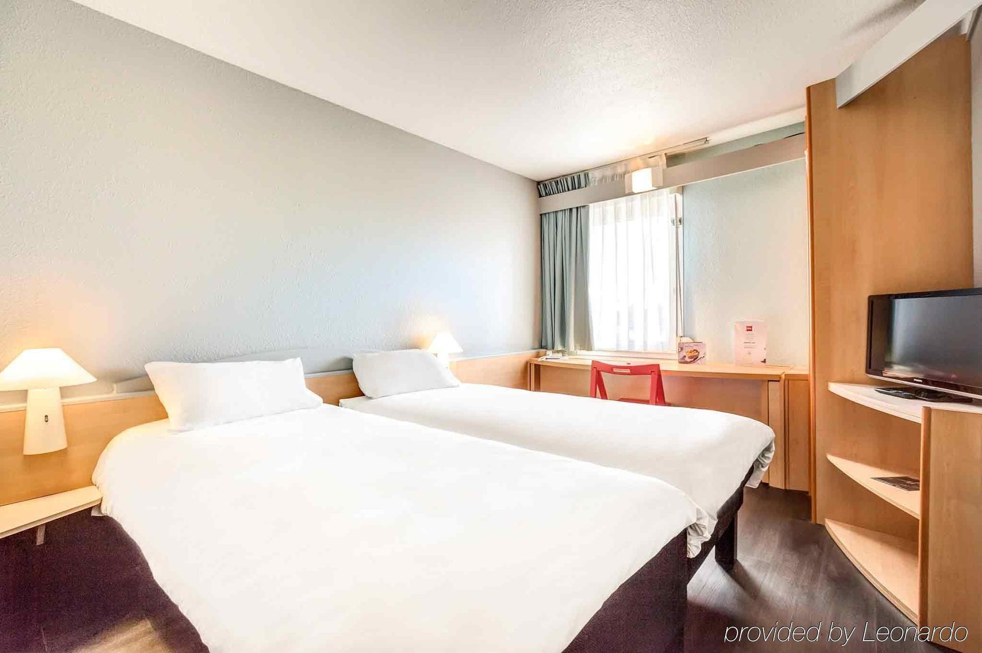 Ibis Agen Centre Gare Ξενοδοχείο Εξωτερικό φωτογραφία