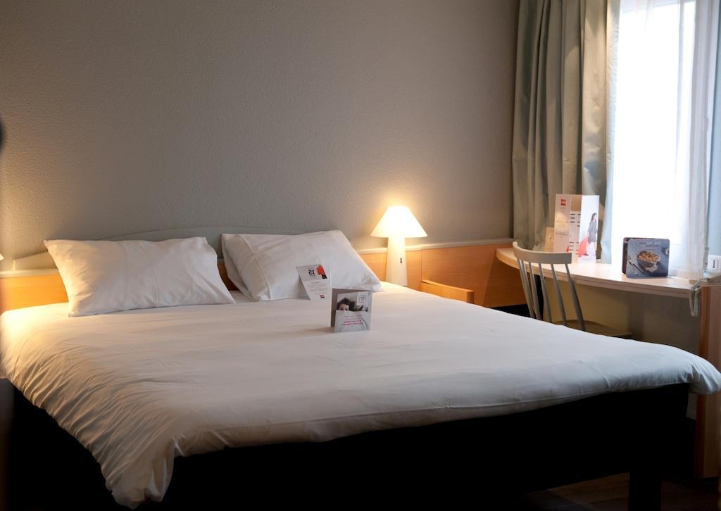 Ibis Agen Centre Gare Ξενοδοχείο Εξωτερικό φωτογραφία